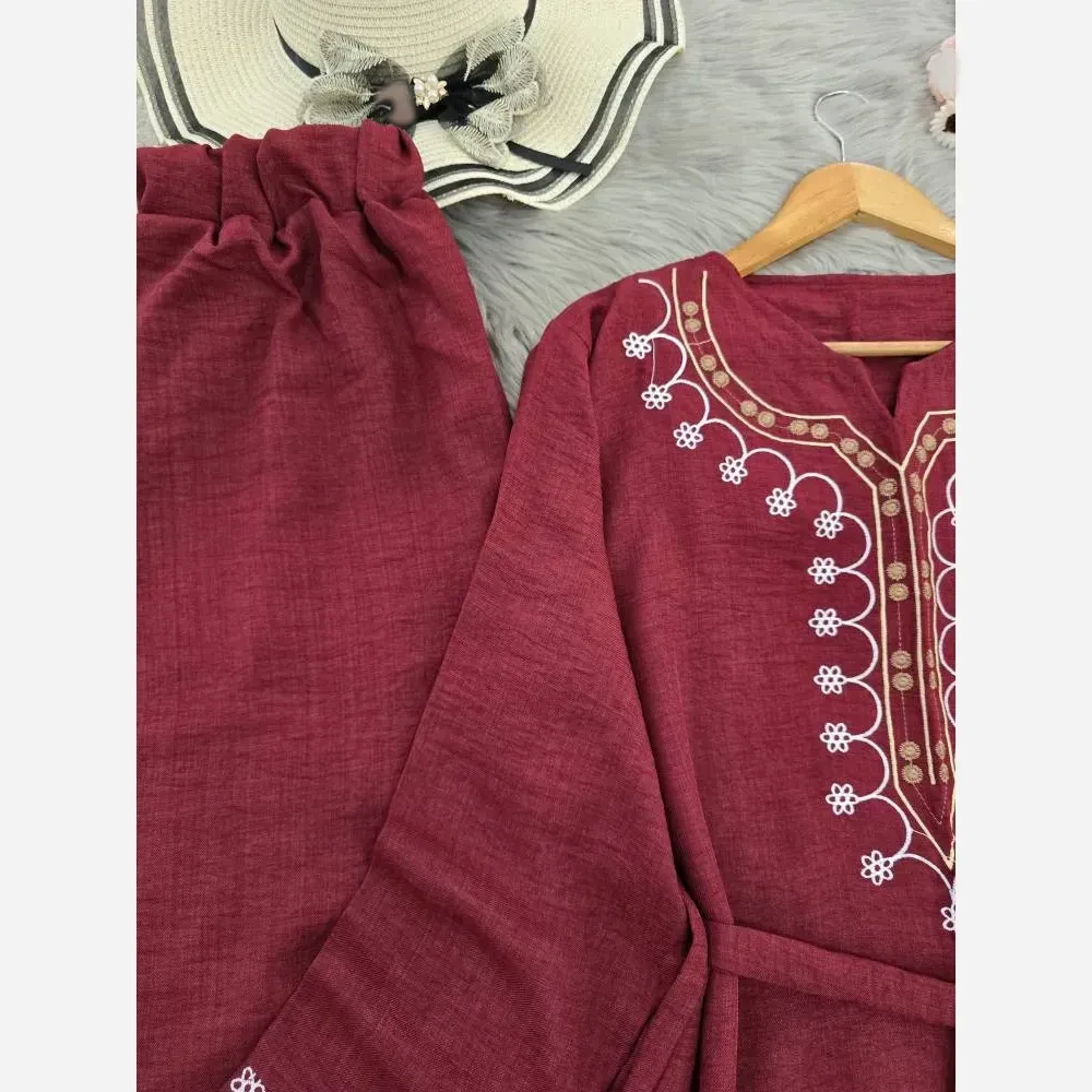 ست تونیک و شلوار زنانه مدل شرمین جنس شانتون گلدوزی شده سایز بزرگ فری سایز رنگ زرشکی و کرم روشن