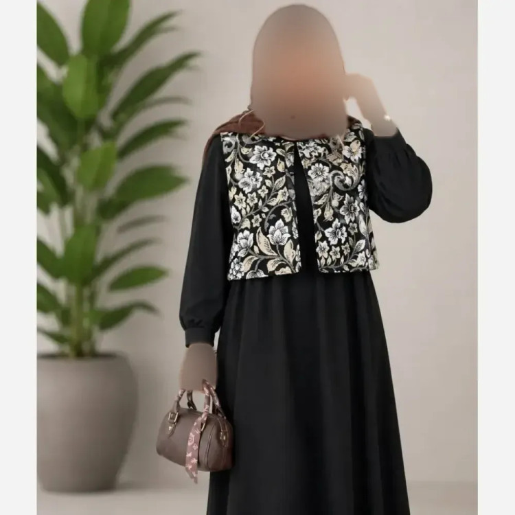 سارافن کریشه با جلیقه سوزن دوزی مدل نیوشا سایز فری 38 تا 46