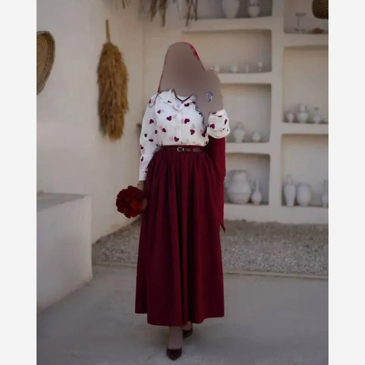 ست شومیز و دامن زنانه مدل قلبی جنس بوگاتی و مازراتی رنگ زرشکی و سبز سایز فری تا 48