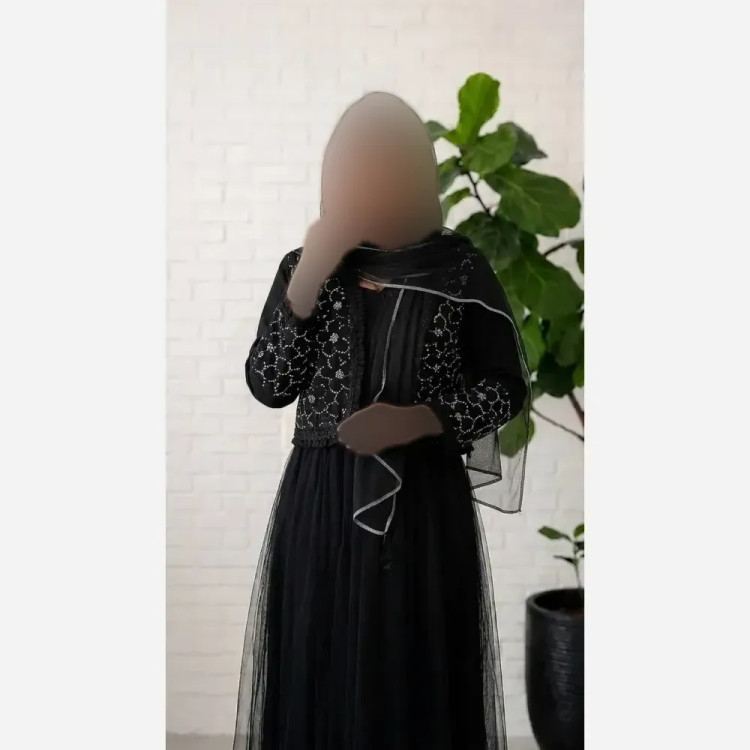 ست سه تیکه زنانه مجلسی شامل کت جواهر دوزی، دامن تور و شال رنگ مشکی سایز فری 36 تا 46