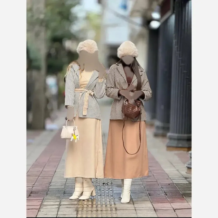 ست کت و دامن زنانه جنس پیردوبل و توییت پشمی رنگ کرم فری سایز