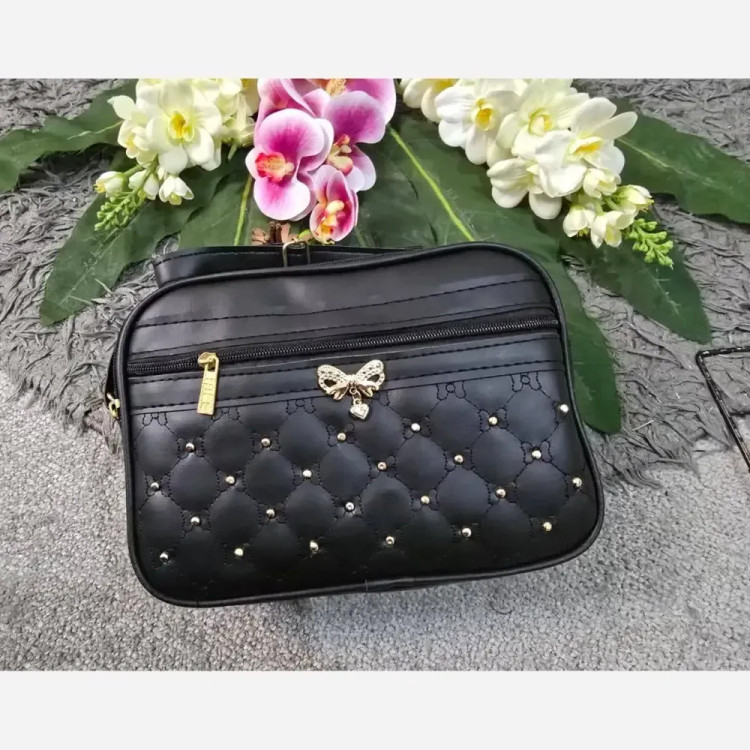 کیف دوشی زنانه گوچی چرمی مشکی ابعاد 22 در 17 سانتیمتر