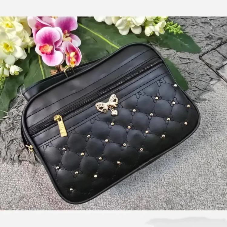 کیف دوشی زنانه گوچی چرمی مشکی ابعاد 22 در 17 سانتیمتر