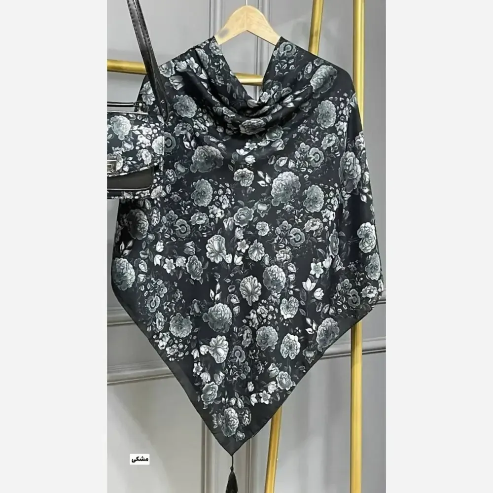 روسری نخی قواره 130 طرح گل سنتی منگوله دار