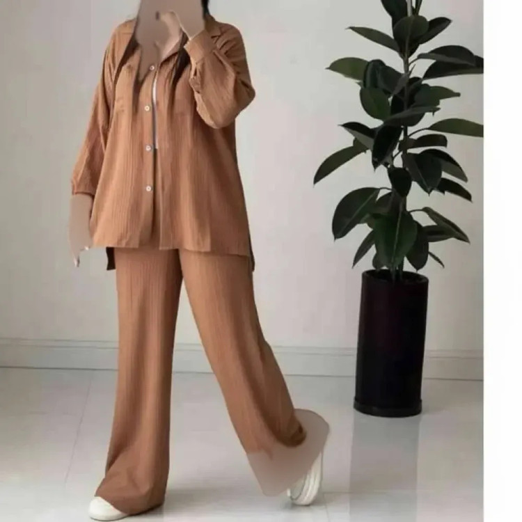 ست مانتو شلوار زنانه جنس کراش فری سایز مناسب سایز 40 تا 50