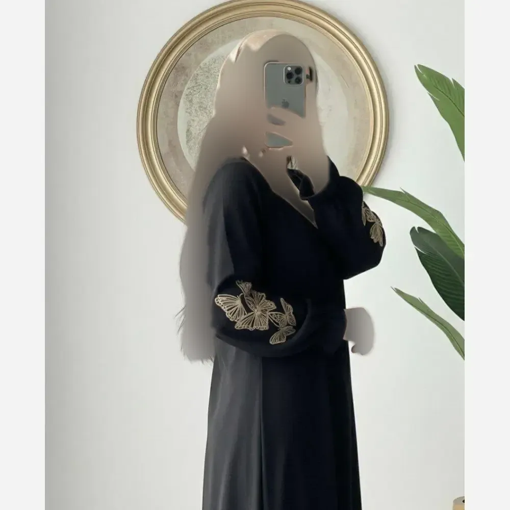 عبا زنانه مدل رند چیندار پارچه الیزه مشکی گلدوزی شده