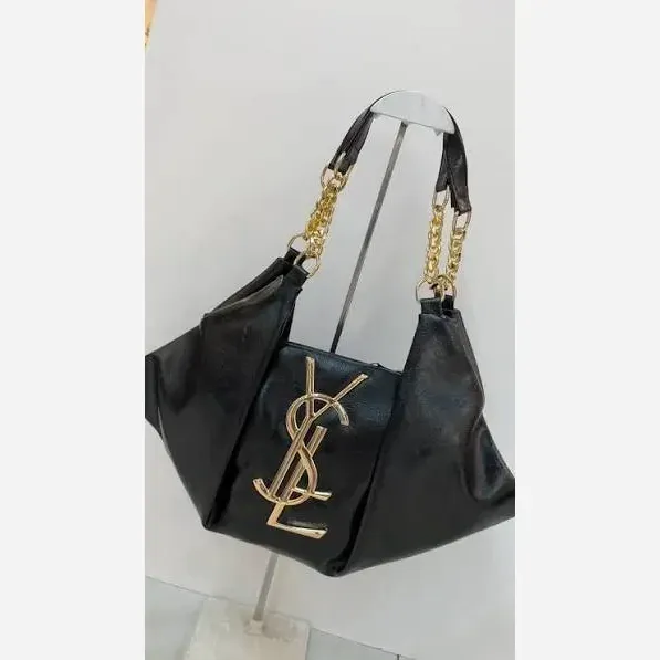 کیف زنانه یاشیل جنس چرم رنگ مشکی مجلسی و اسپرت