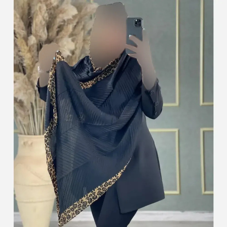 شال حاشیه پلنگی مشکی جنس پلیسه ریز ابعاد 60 در 180 سانتیمتر