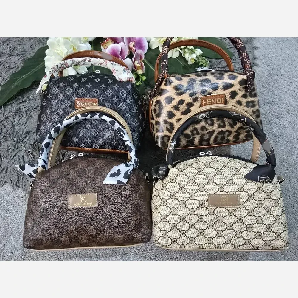 کیف مژگان چرمی با کیفیت سایز آزاد در رنگهای موکا، گوچی، ال وی با بند بلند