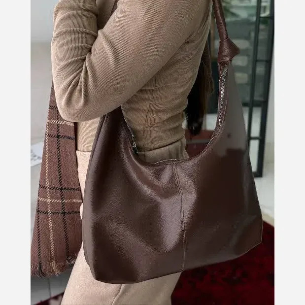 کیف دوشی زنانه چرمی بند گره ای ابعاد 30 در 40 سانتی متر
