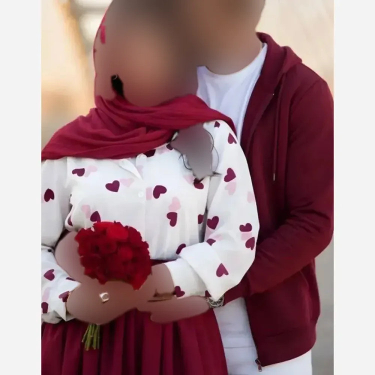 ست سه تیکه زنانه مدل پرنسس شومیز بوگاتی و دامن داکرون فری سایز تا 46 با کمربند چرم