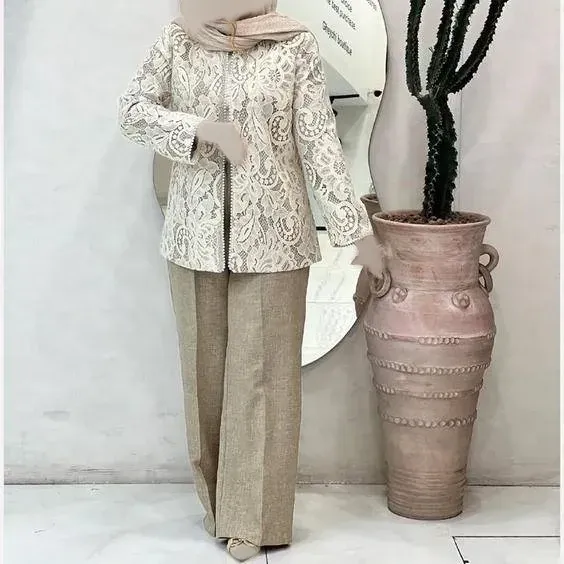 ست مانتو و شلوار مجلسی گیپور و مازراتی مروارید دوزی شده زنانه