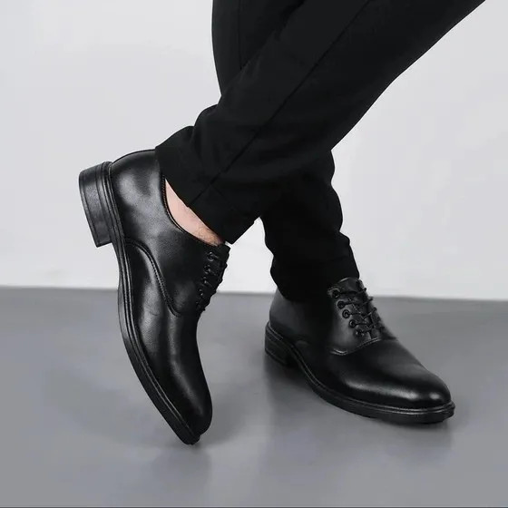 کفش اسپرت مردانه چرم صنعتی مدل بندی رنگ مشکی سایز 40 تا 44