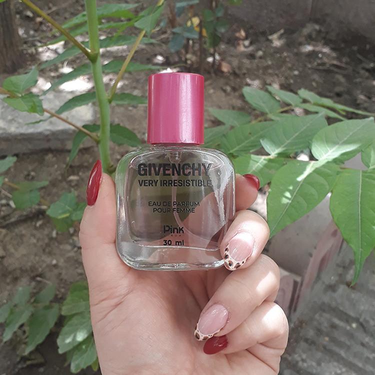 عطر جیبی پینک ویژوآل مدل GIVENCHY VERY IRRESISTIBLE حجم 30 میلی لیتر