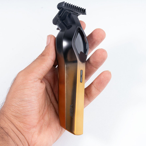 ماشین اصلاح وی جی آر مدل VGR V-921 با تکنولوژی برش مستقیم و صفرزن