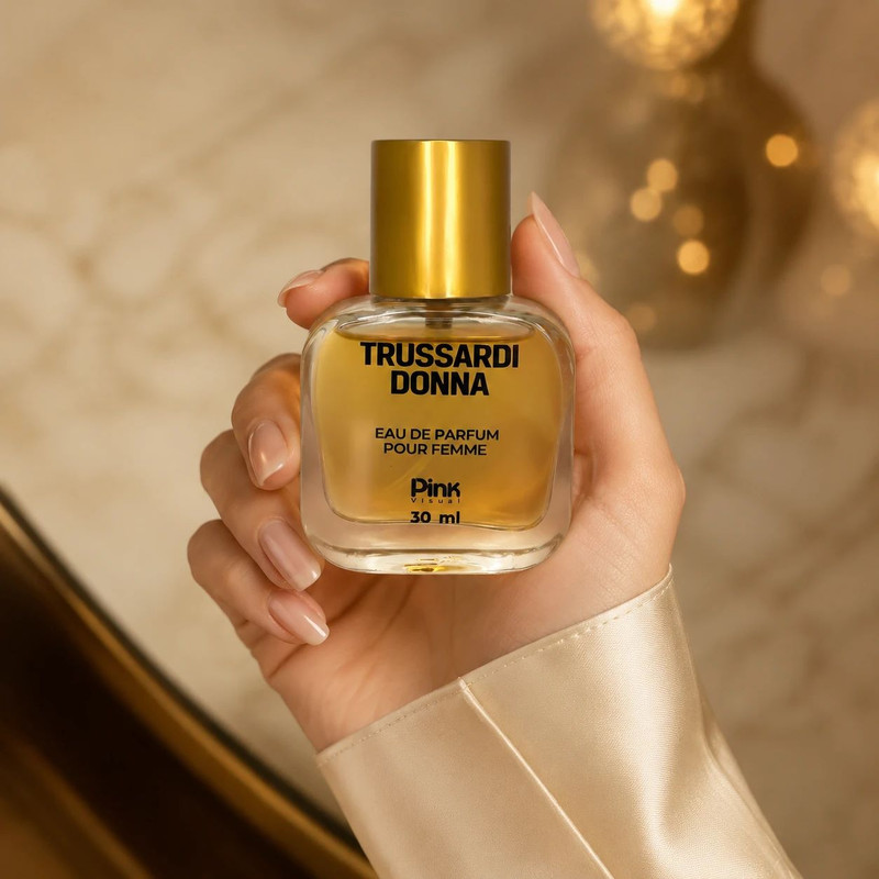 عطر جیبی زنانه پینک ویژوآل مدل Trussardi Donna با رایحه خنک و گلی حجم 30 میلیلیتر