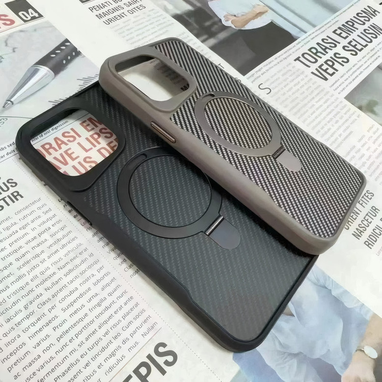 کاور مدل AeroCarbon مناسب برای گوشی موبایل اپل iPhone 16 Pro Max