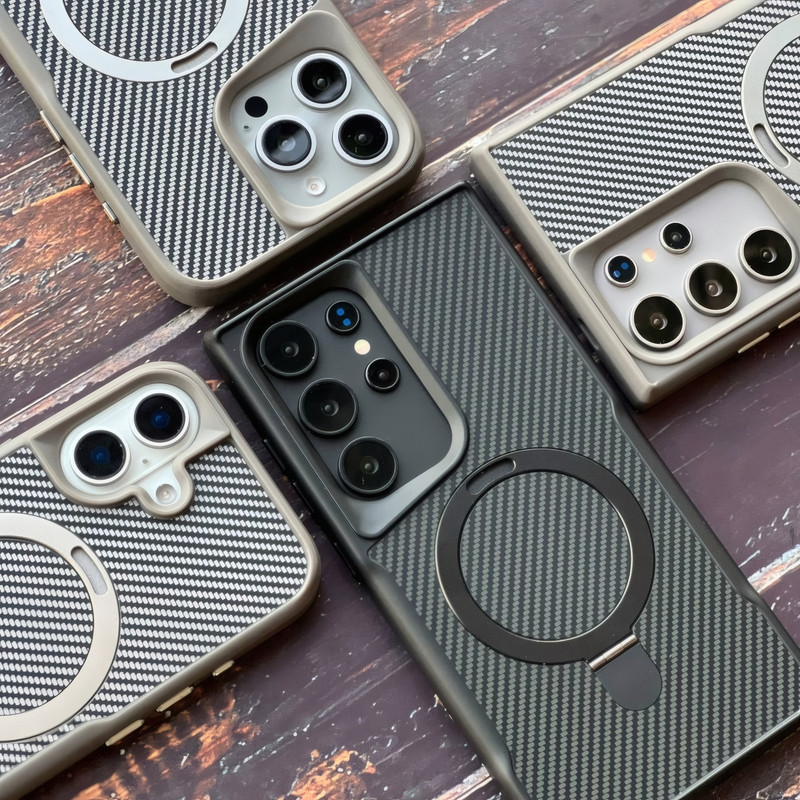 کاور مدل AeroCarbon مناسب برای گوشی موبایل اپل iPhone 16 Pro Max