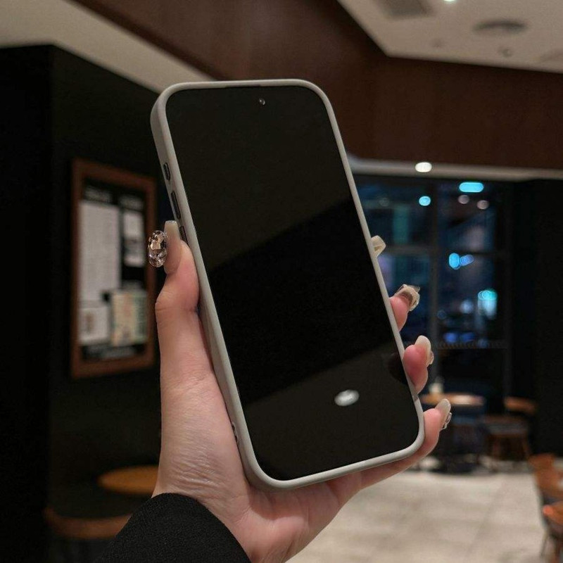 کاور مدل EbonySpark مناسب برای گوشی موبایل اپل iPhone 13