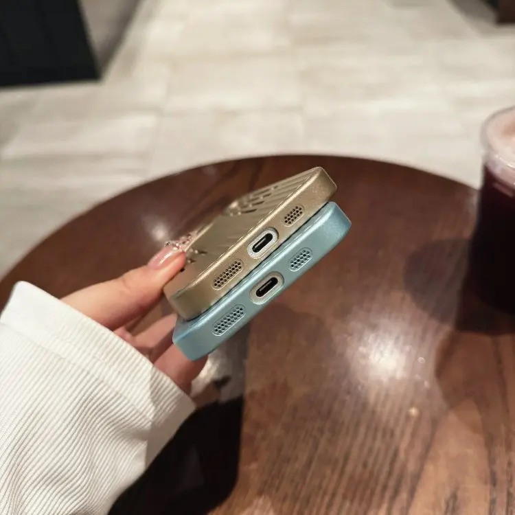 کاور مدل Scento مناسب برای گوشی موبایل اپل iPhone 15 Pro