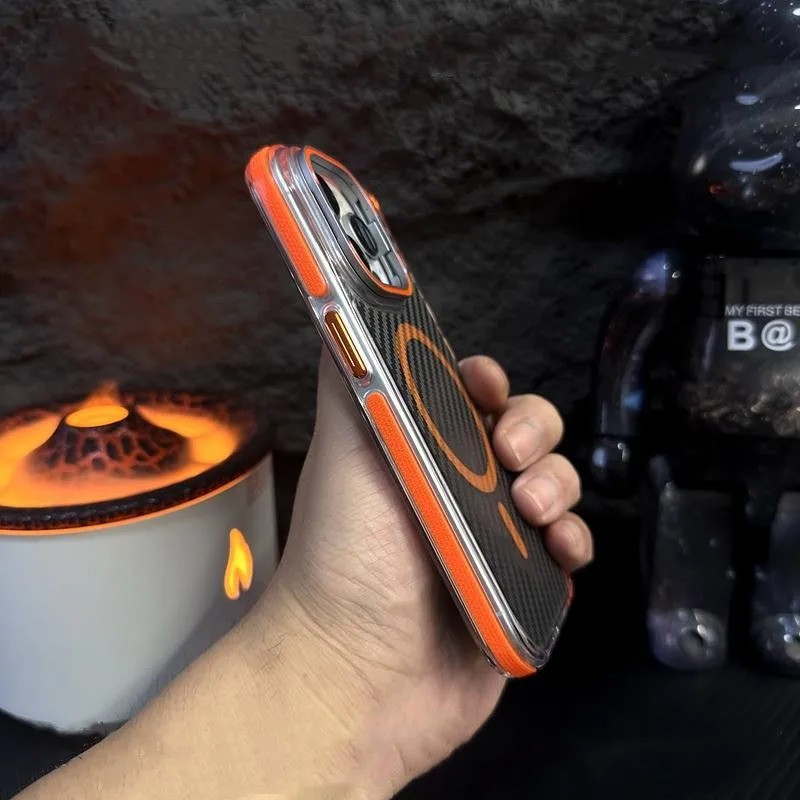 کاور مدل CarbonCore مناسب برای گوشی موبایل اپل iPhone 15 Pro