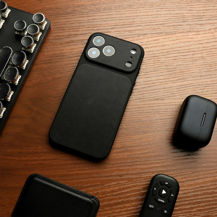 کاور مدل Elowen مناسب برای گوشی موبایل اپل iPhone 17 Pro