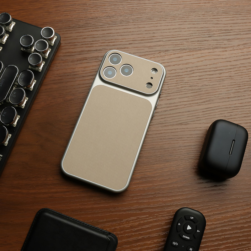 کاور مدل Elowen مناسب برای گوشی موبایل اپل iPhone 17 Pro
