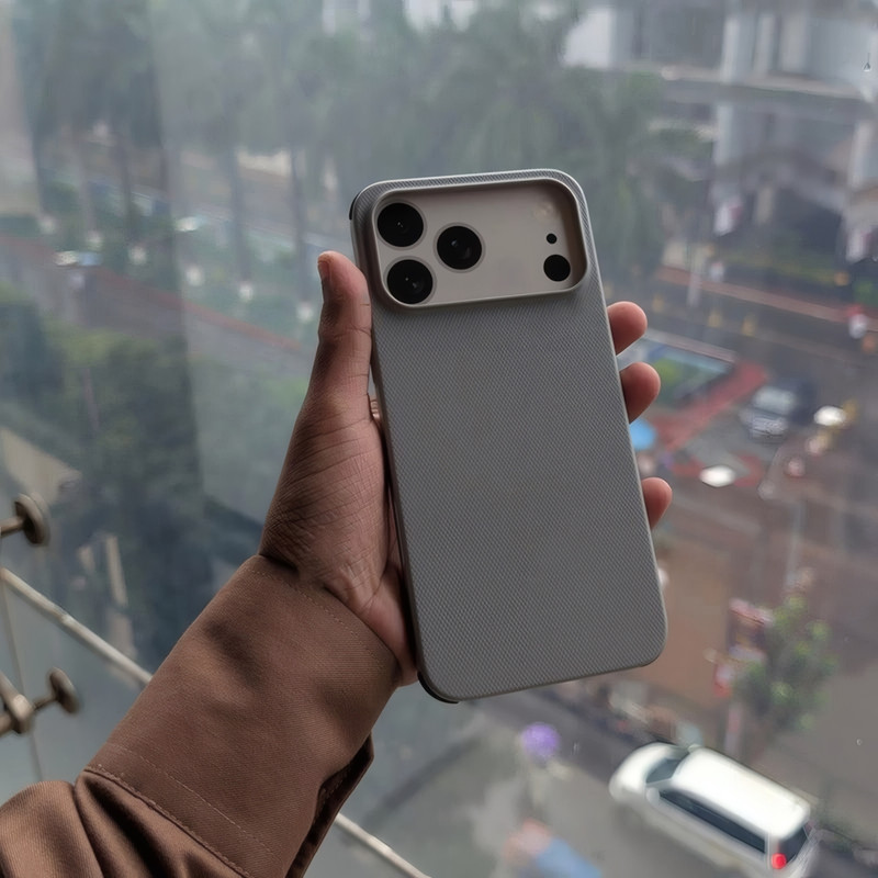 کاور ایکس لول مدل NeoGrid مناسب برای گوشی موبایل اپل iPhone 17 Pro