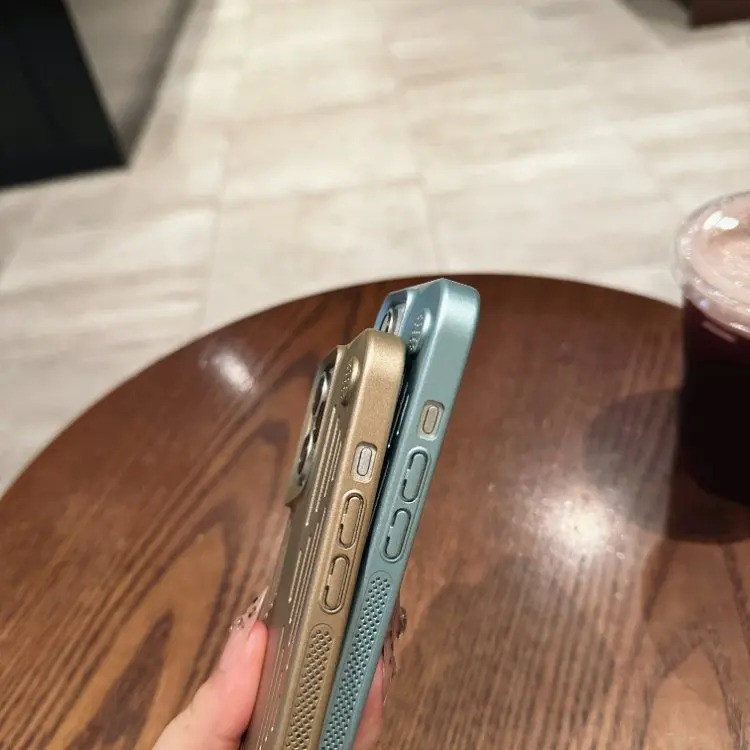 کاور مدل Scento مناسب برای گوشی موبایل اپل iPhone 16 Pro Max