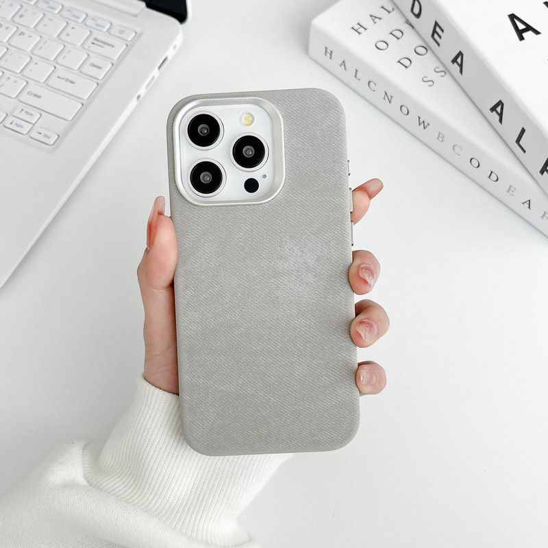 کاور مدل Calidra مناسب برای گوشی موبایل اپل iPhone 15 Pro
