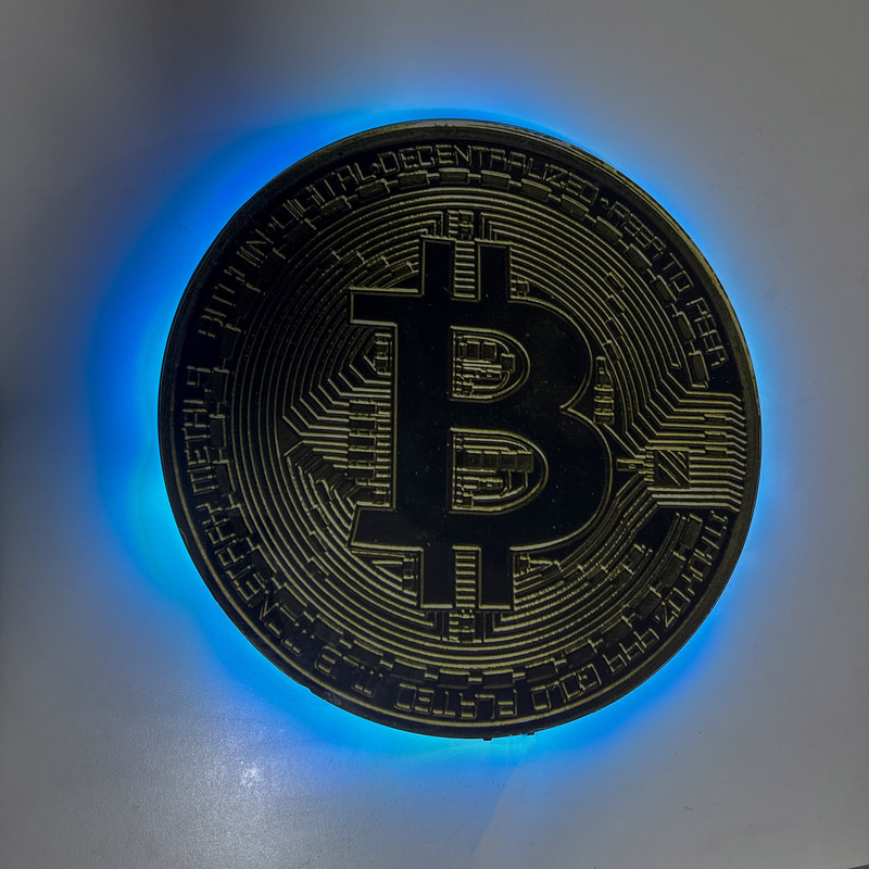 چراغ دیواری مدل ارز دیجیتال طرح بیت کوین