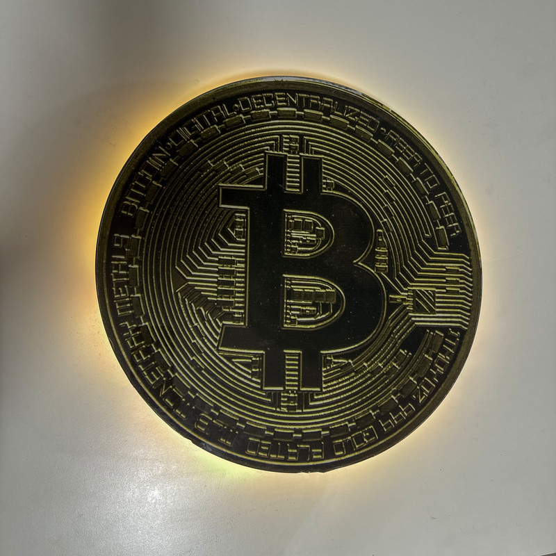چراغ دیواری مدل ارز دیجیتال طرح بیت کوین