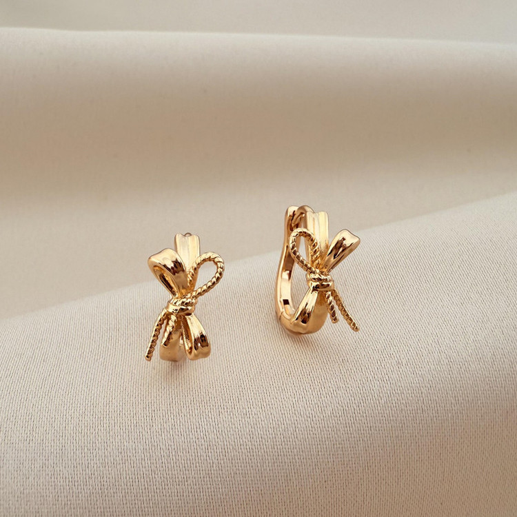 گوشواره حلقه ای زنانه ژوپینگ طرح پاپیون مدل X0001007
