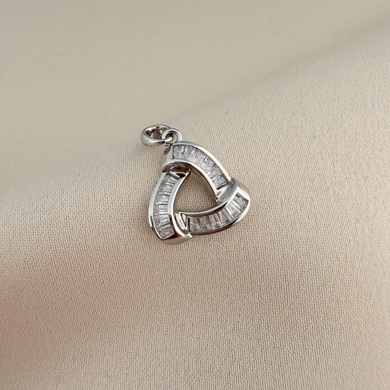 آویز گردنبند زنانه مثلثی ژوپینگ مدل X001062967